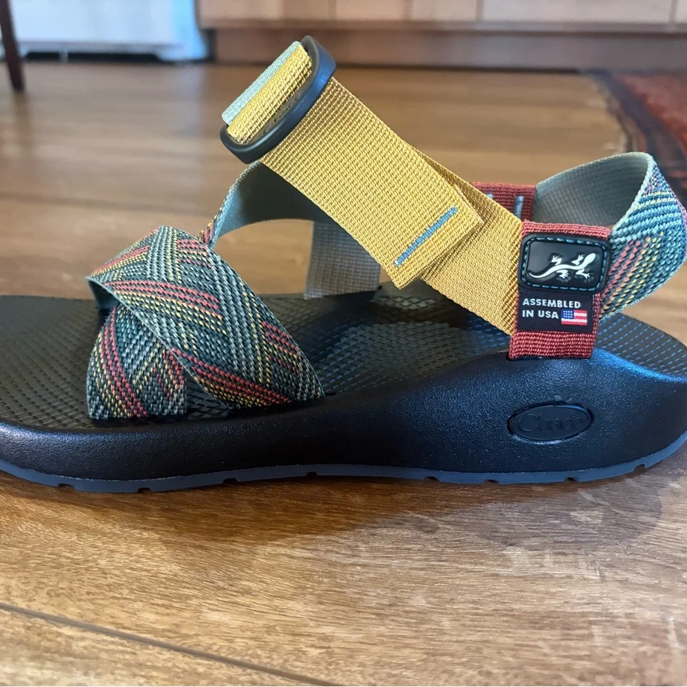 Brand new Chaco Men's Mega Z/1 Wide-Strap Classic Sandal, size 10